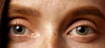 Zrak pod paží: Jak ho chránit při práci za počítačem a v létě před slunečními paprsky